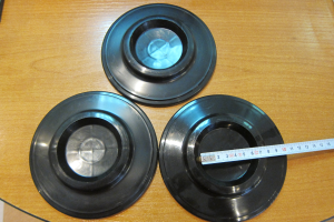 Plastic insulator black - 60 mm.
