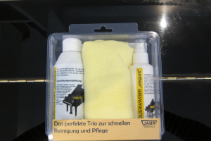 Polishing set for pianos