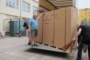 Transportation and handling of pianos and grand pianos